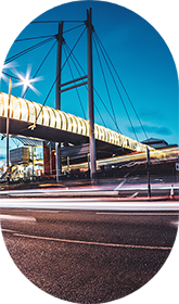 Oval mit Infrastruktur-Szene – E-Infrastruktur mit Ladeläsungen von ABL