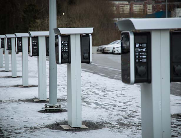 Ladepunkte mit Wallboxen eMH3 auf Parkplatz