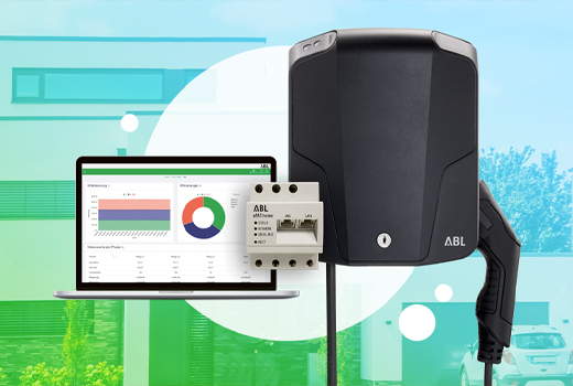 Produkt Wallbox eMH1 und eMS home Anschluss vor Solarzellendach und Himmel | ABL eMobility