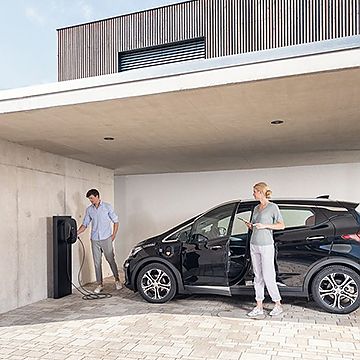 Wallbox eMH2 in private carport