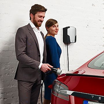Wallbox eMH1 charging solution for private garage